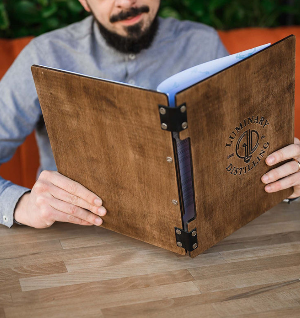Custom Engraved Cover Deluxe Stylish Restaurant Menu Folder High Quality Elegant Menu Holder Hardcover Wooden Menu Holder