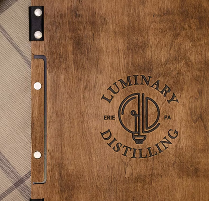 Custom Engraved Cover Deluxe Stylish Restaurant Menu Folder High Quality Elegant Menu Holder Hardcover Wooden Menu Holder